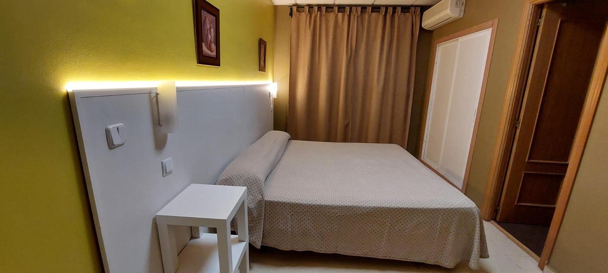 Hostal Ds Velilla de San Antonio Extérieur photo