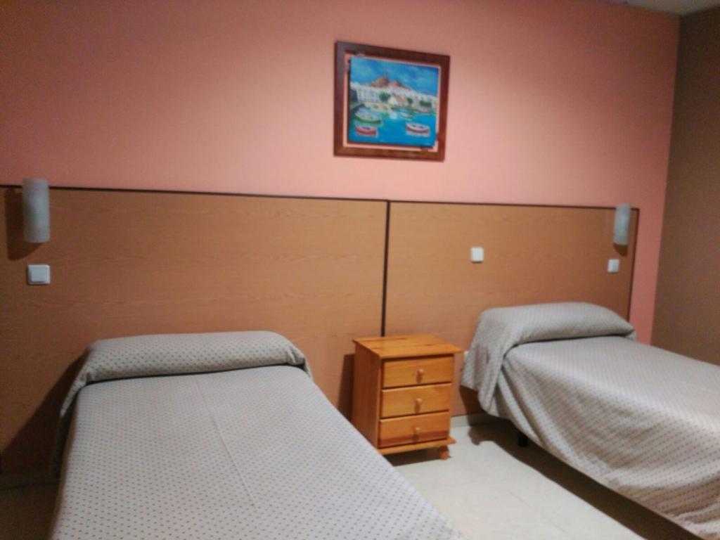 Hostal Ds Velilla de San Antonio Extérieur photo