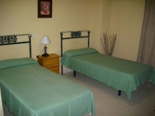 Hostal Ds Velilla de San Antonio Extérieur photo