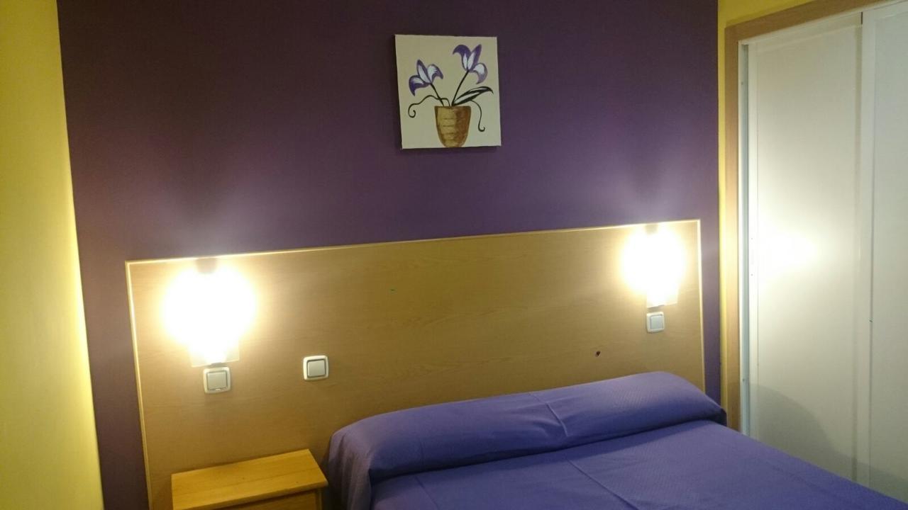 Hostal Ds Velilla de San Antonio Extérieur photo
