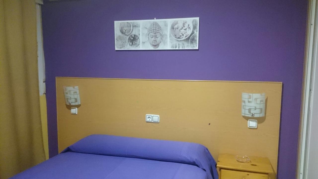 Hostal Ds Velilla de San Antonio Extérieur photo