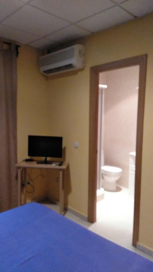 Hostal Ds Velilla de San Antonio Extérieur photo