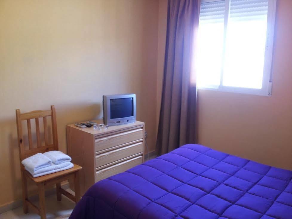 Hostal Ds Velilla de San Antonio Extérieur photo