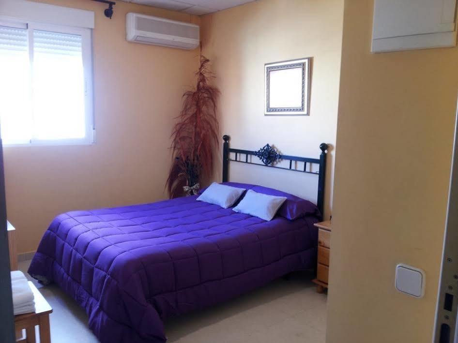 Hostal Ds Velilla de San Antonio Extérieur photo